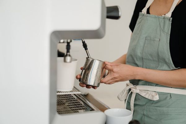 מומחה למכונות קפה: בחירה, שימוש ותחזוקה